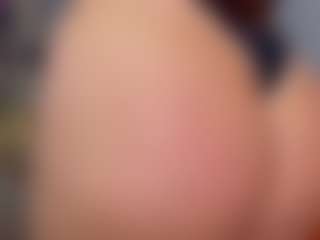KylieLips's Live Sex Cam Show