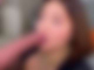 KylieLips's Live Sex Cam Show
