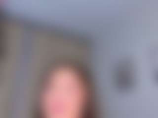 KylieLips's Live Sex Cam Show