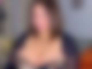 KylieLips's Live Sex Cam Show