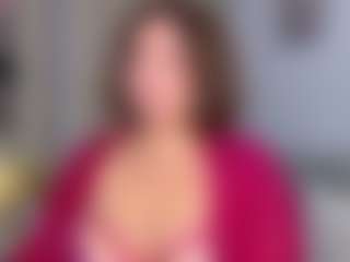 KylieLips's Live Sex Cam Show