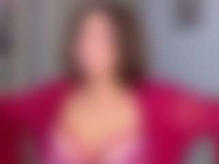 Live cam show with KylieLips - Tease on Soda Cam