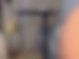 KylieLips's Live Sex Cam Show