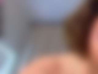 KylieLips's Live Sex Cam Show