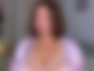 KylieLips's Live Sex Cam Show