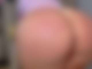 KylieLips's Live Sex Cam Show