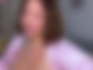 KylieLips's Live Sex Cam Show