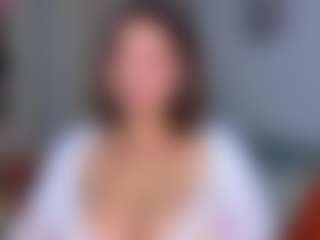 KylieLips's Live Sex Cam Show