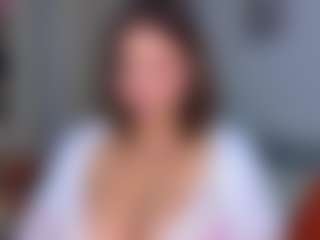 KylieLips's Live Sex Cam Show