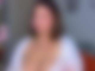 KylieLips's Live Sex Cam Show