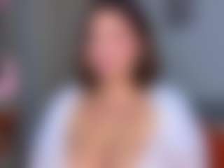KylieLips's Live Sex Cam Show
