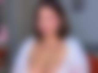 KylieLips's Live Sex Cam Show