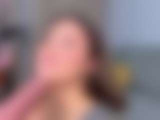KylieLips's Live Sex Cam Show