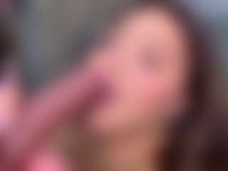 KylieLips's Live Sex Cam Show