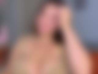 KylieLips's Live Sex Cam Show