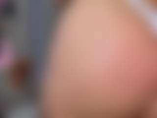 KylieLips's Live Sex Cam Show