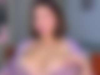 Live cam show with KylieLips - Oil on milfzrlive.com