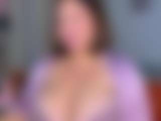 KylieLips's Live Sex Cam Show