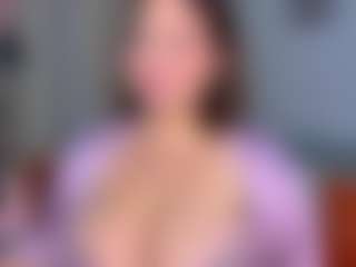 Live cam show with KylieLips - Blue Eyes on Soda Cam