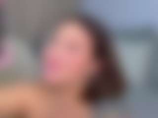 KylieLips's Live Sex Cam Show