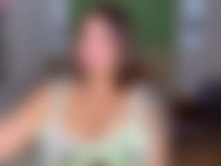 KylieLips's Live Sex Cam Show