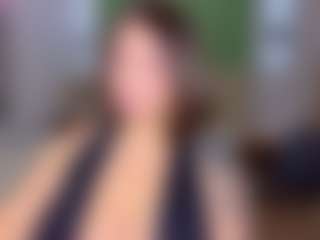 KylieLips's Live Sex Cam Show