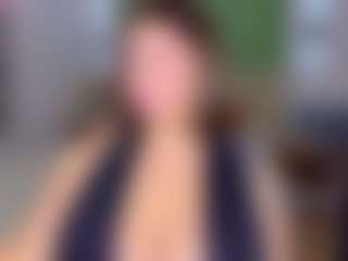 KylieLips's Live Sex Cam Show