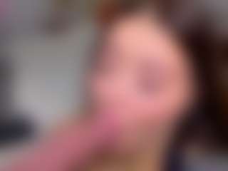 KylieLips's Live Sex Cam Show
