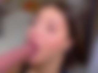KylieLips's Live Sex Cam Show