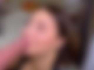 KylieLips's Live Sex Cam Show