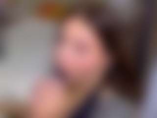 KylieLips's Live Sex Cam Show
