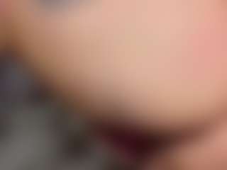 KylieLips's Live Sex Cam Show