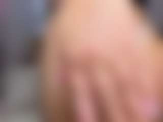 KylieLips's Live Sex Cam Show