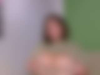 KylieLips's Live Sex Cam Show