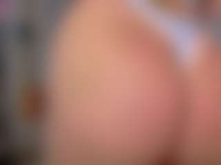 KylieLips's Live Sex Cam Show