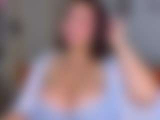 KylieLips's Live Sex Cam Show