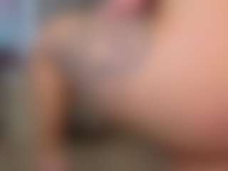 KylieLips's Live Sex Cam Show