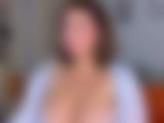 KylieLips's Live Sex Cam Show