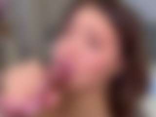 KylieLips's Live Sex Cam Show