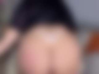 KylieLips's Live Sex Cam Show