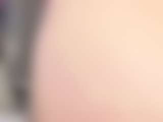 KylieLips's Live Sex Cam Show