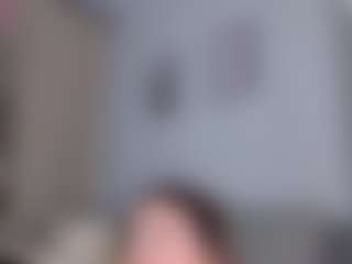 KylieLips's Live Sex Cam Show