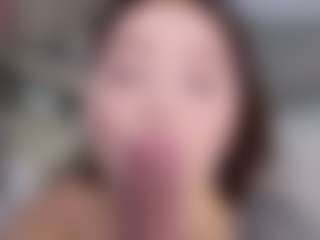 KylieLips's Live Sex Cam Show