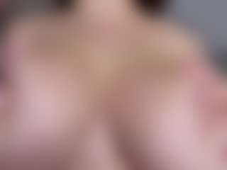 KylieLips's Live Sex Cam Show