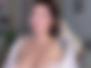 KylieLips's Live Sex Cam Show