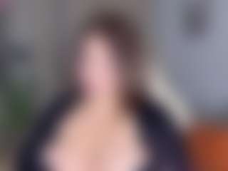 KylieLips's Live Sex Cam Show