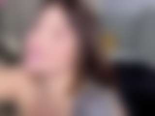 KylieLips's Live Sex Cam Show