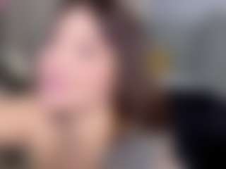 KylieLips's Live Sex Cam Show