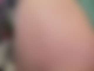KylieLips's Live Sex Cam Show