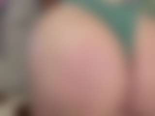 KylieLips's Live Sex Cam Show